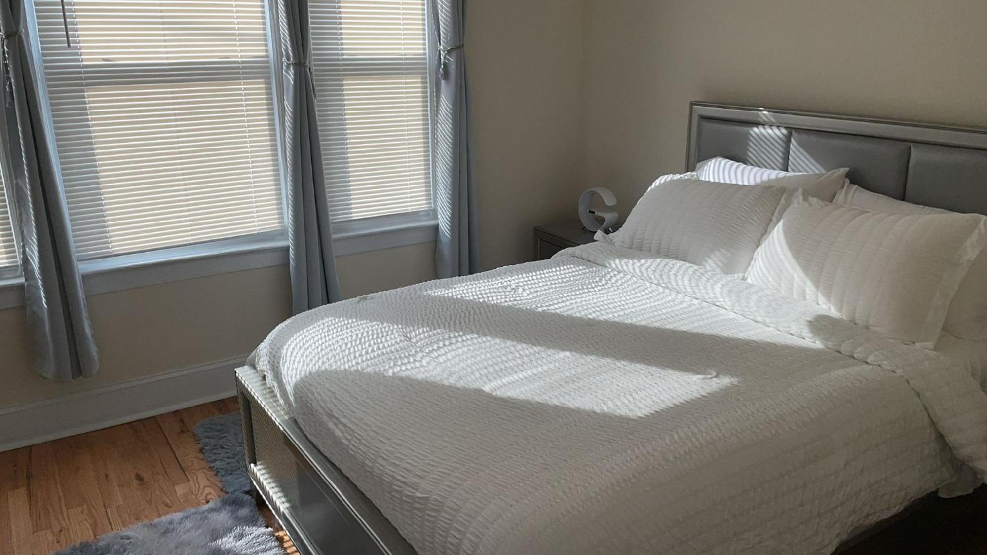 Appartamento Ooohlala! 2 Beds And 2 Full Baths W/Free Parking Newark Esterno foto