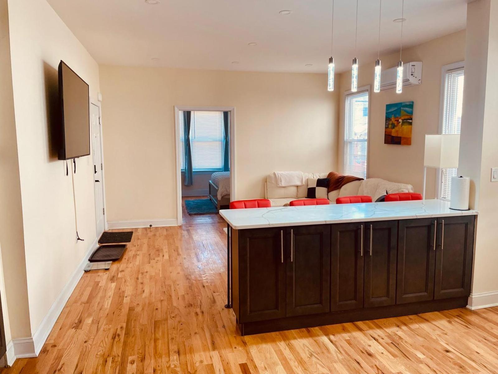 Appartamento Ooohlala! 2 Beds And 2 Full Baths W/Free Parking Newark Esterno foto