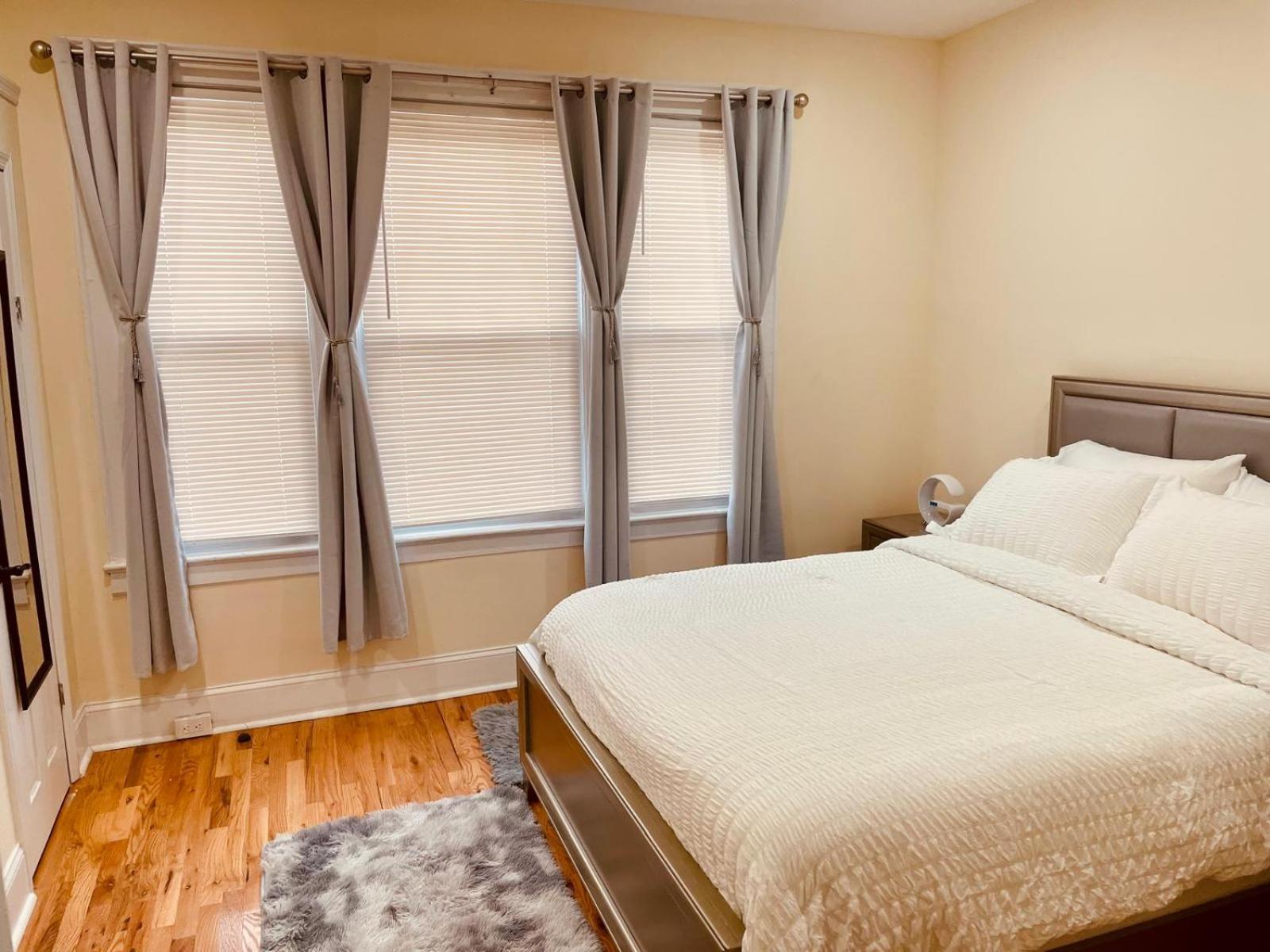 Appartamento Ooohlala! 2 Beds And 2 Full Baths W/Free Parking Newark Esterno foto