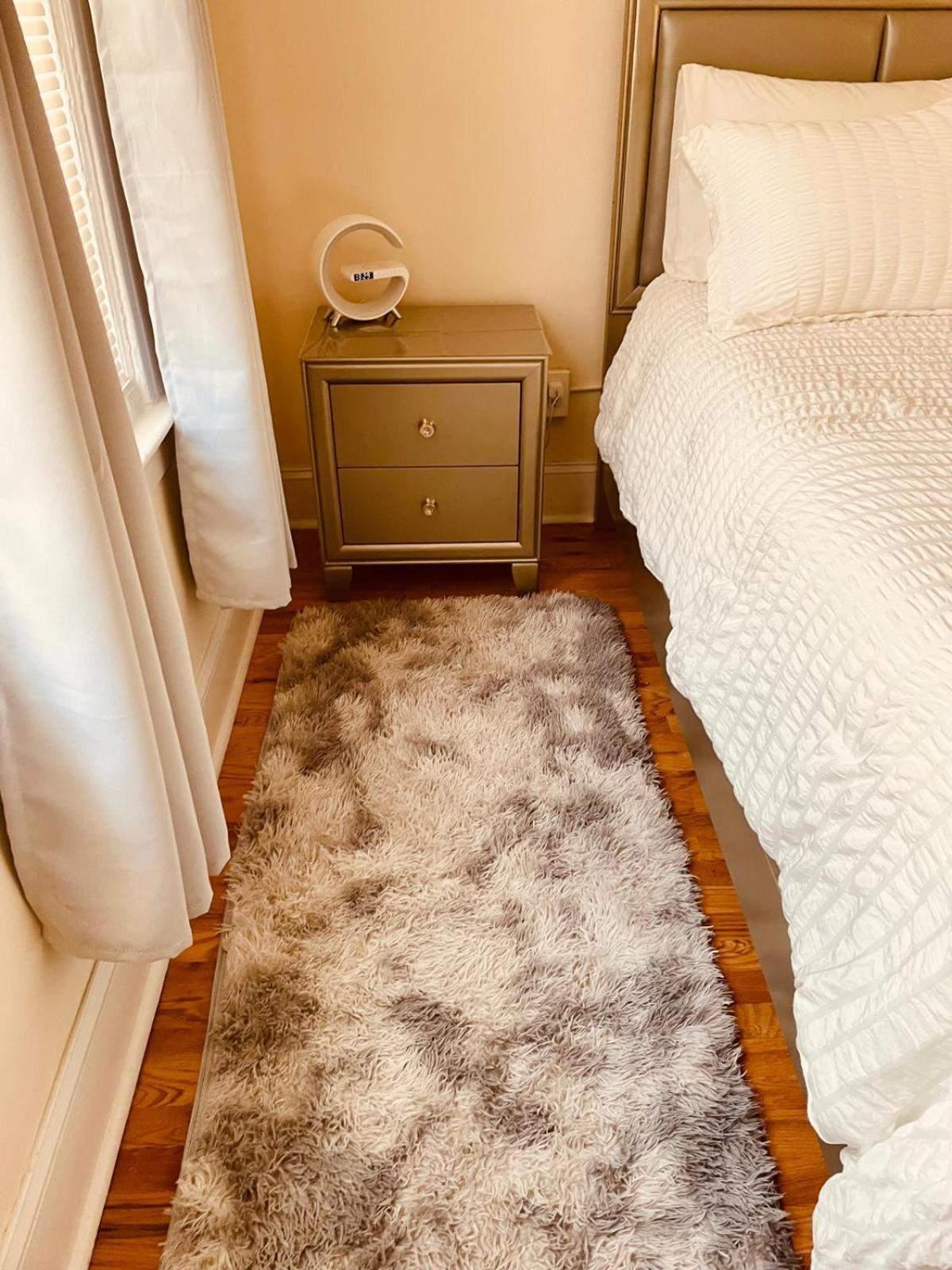 Appartamento Ooohlala! 2 Beds And 2 Full Baths W/Free Parking Newark Esterno foto