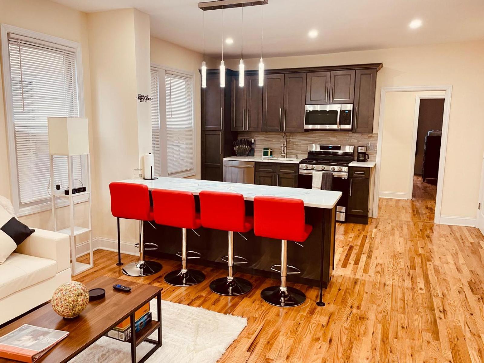 Appartamento Ooohlala! 2 Beds And 2 Full Baths W/Free Parking Newark Esterno foto