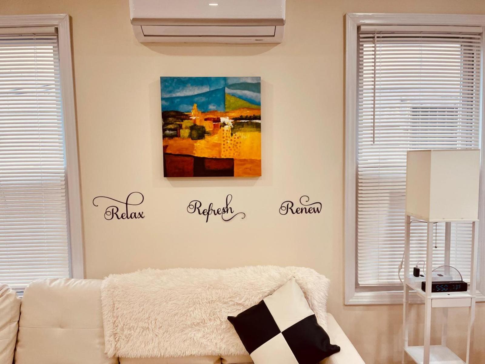 Appartamento Ooohlala! 2 Beds And 2 Full Baths W/Free Parking Newark Esterno foto