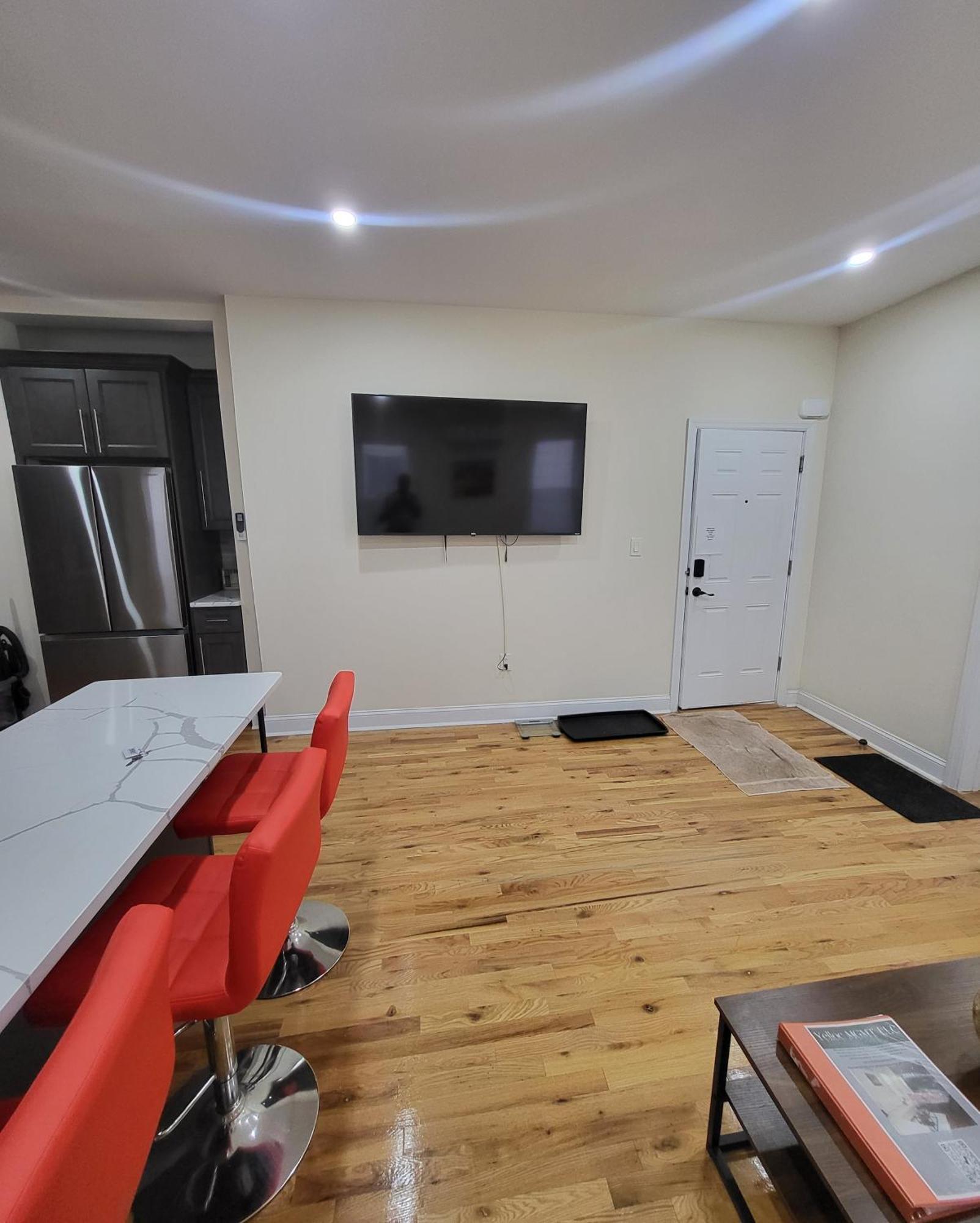 Appartamento Ooohlala! 2 Beds And 2 Full Baths W/Free Parking Newark Esterno foto