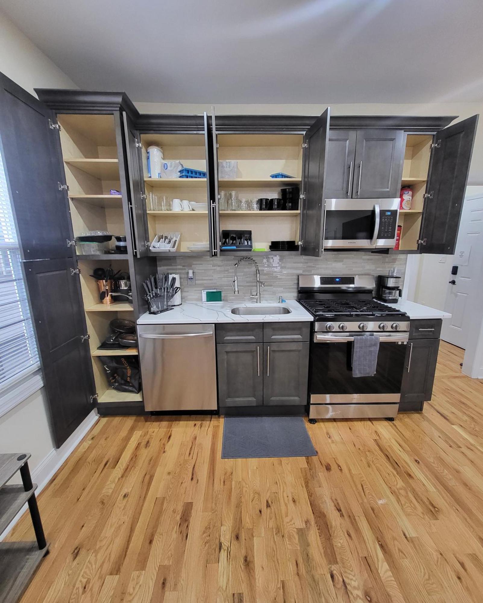 Appartamento Ooohlala! 2 Beds And 2 Full Baths W/Free Parking Newark Esterno foto